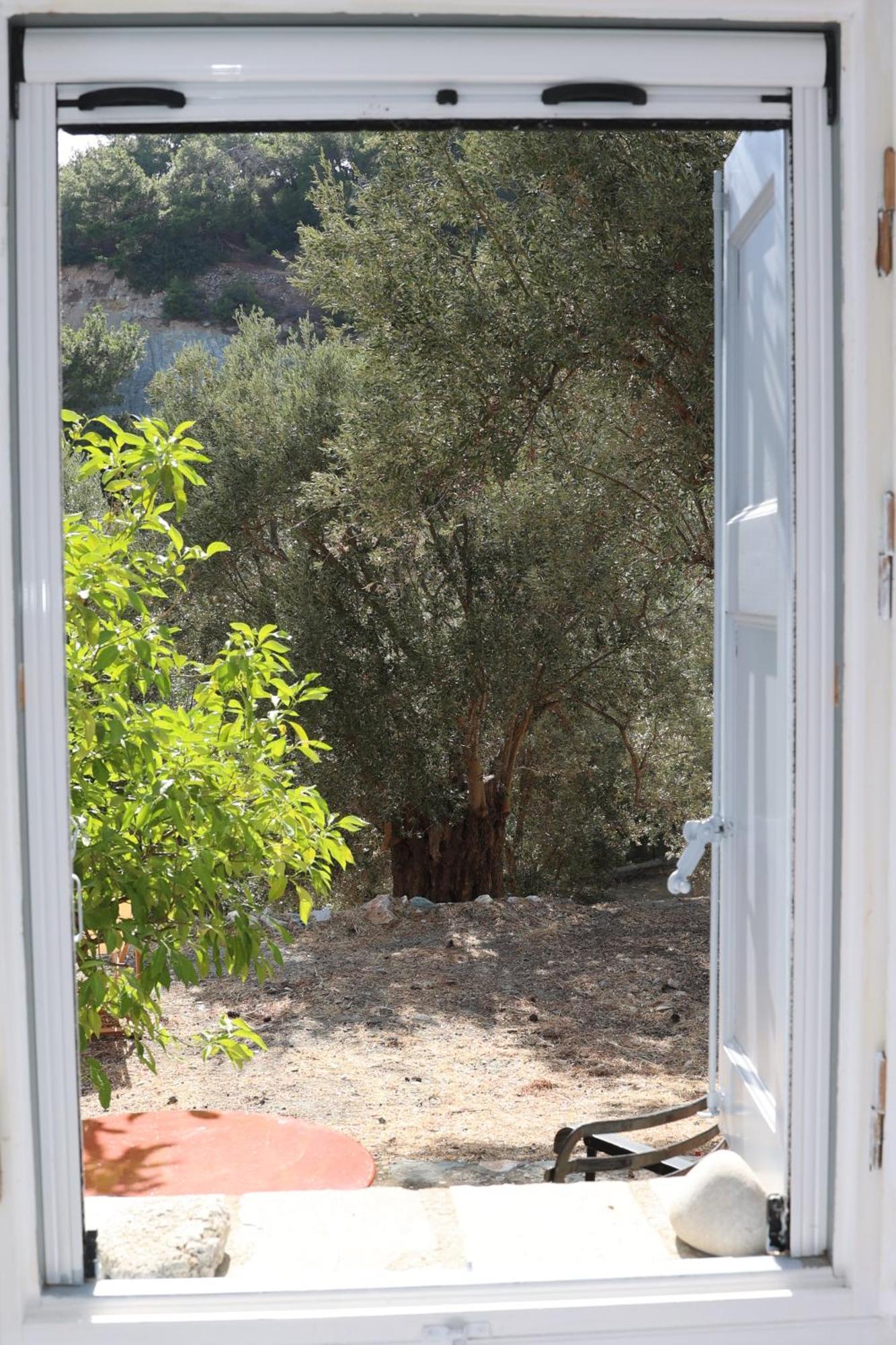 Δωμάτια Κόκκινος Πύργος Plomari Екстериор снимка
